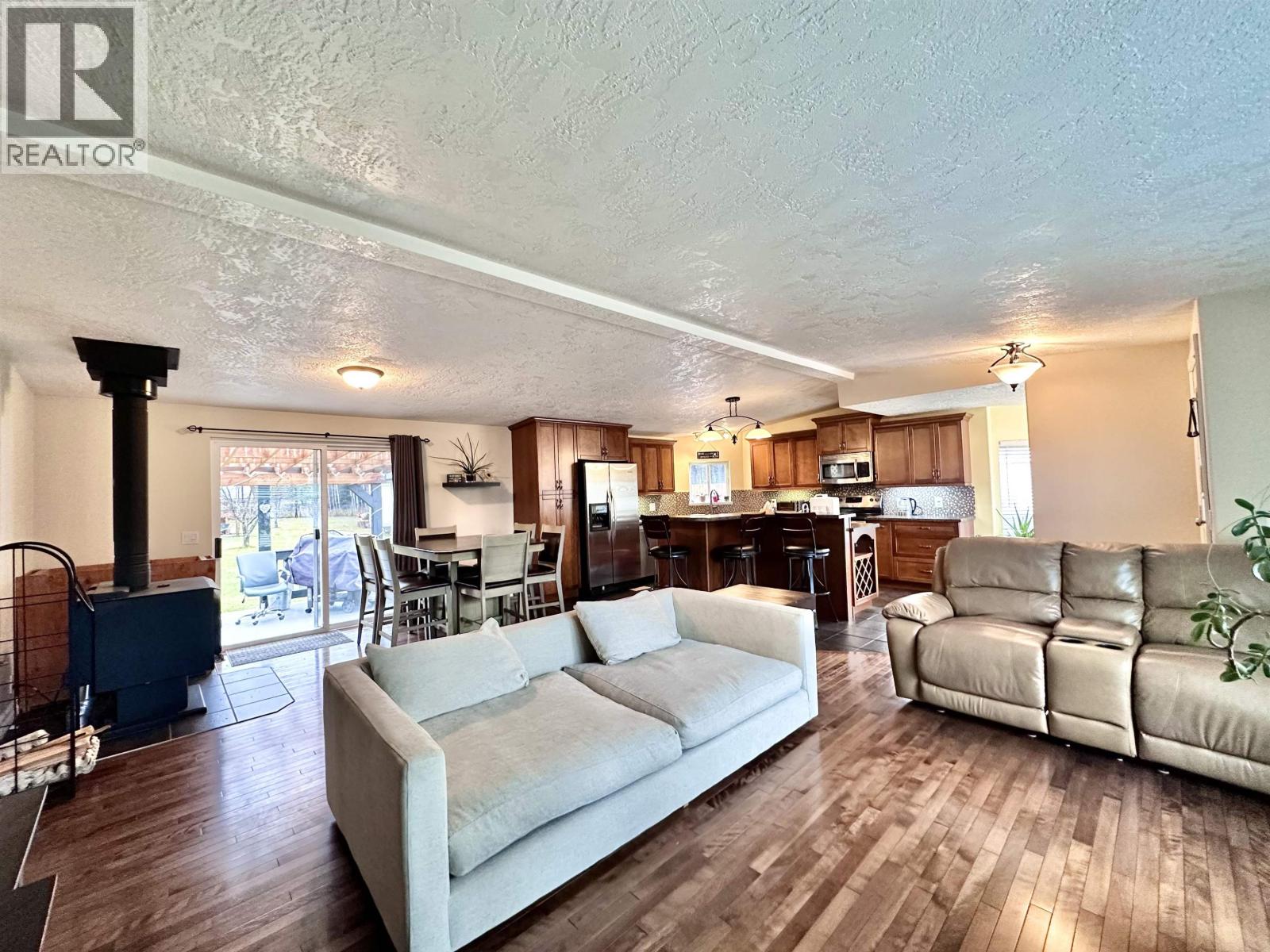 820 BEAVEN CRESCENT, Valemount