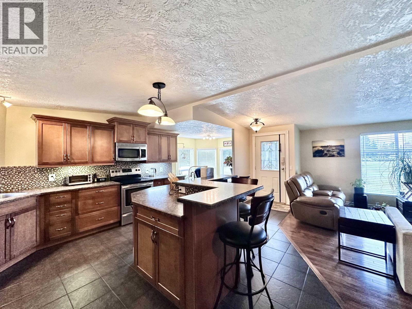 820 BEAVEN CRESCENT, Valemount