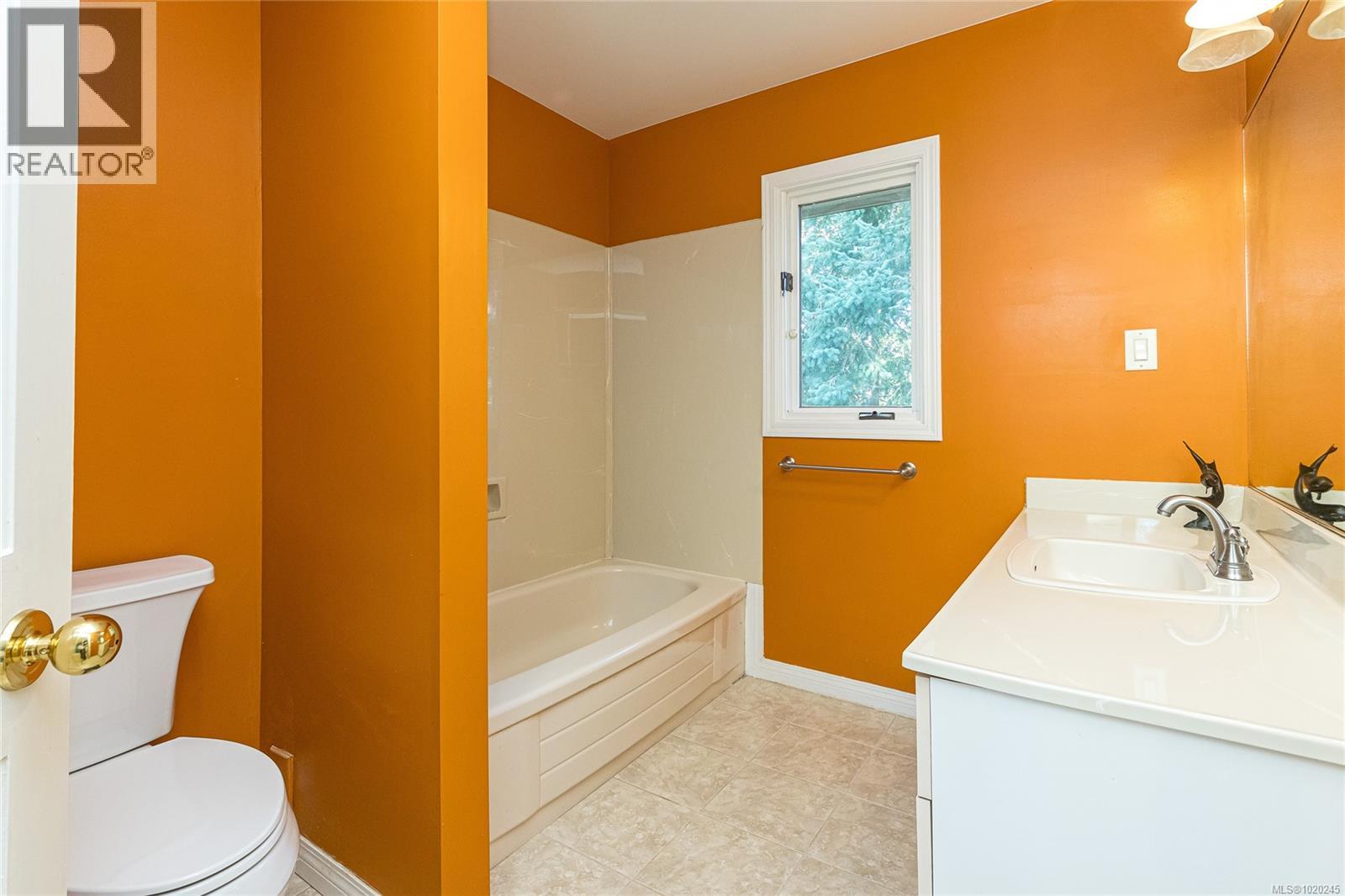  3910 Gibson Court, Saanich