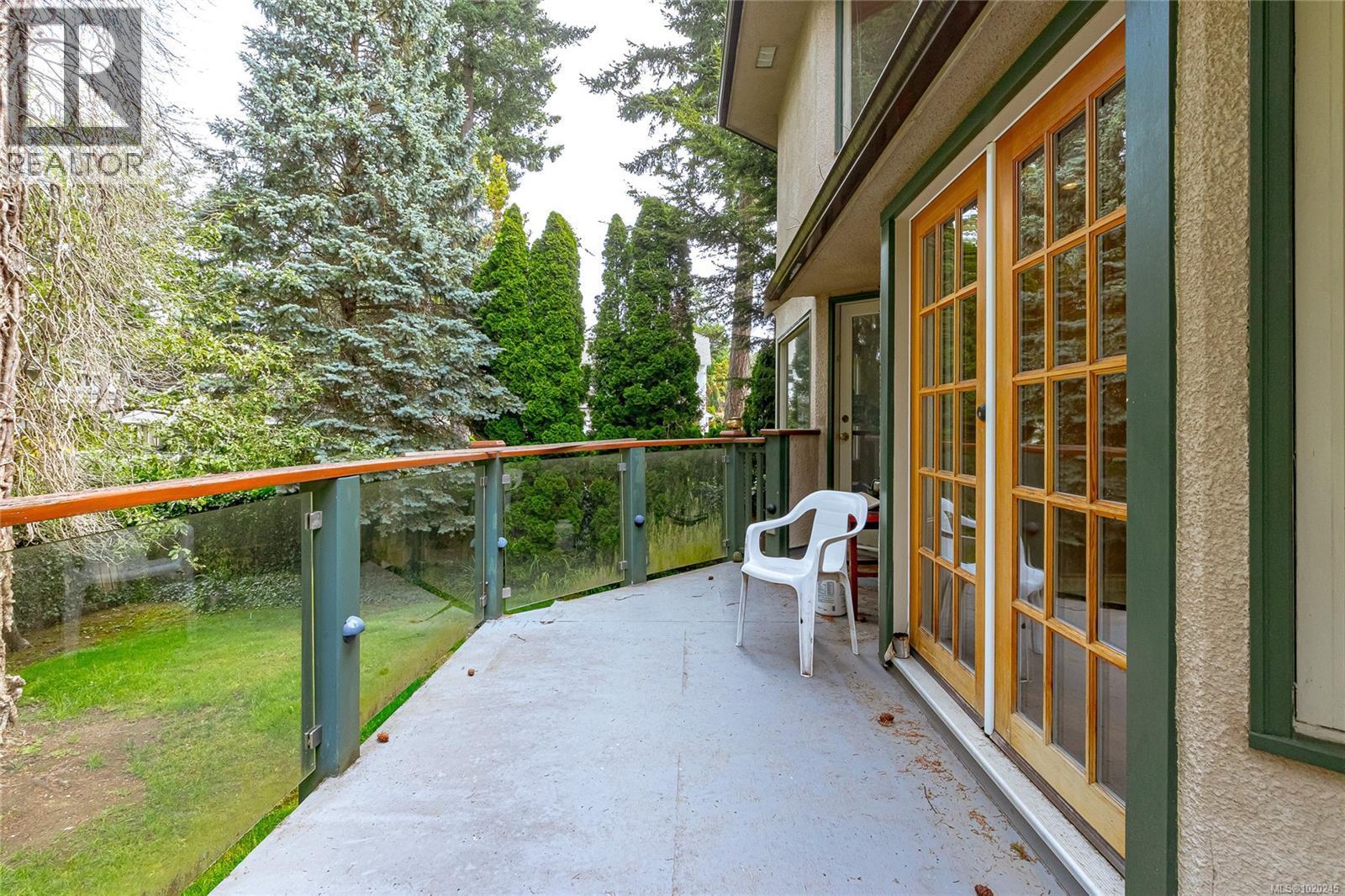  3910 Gibson Court, Saanich