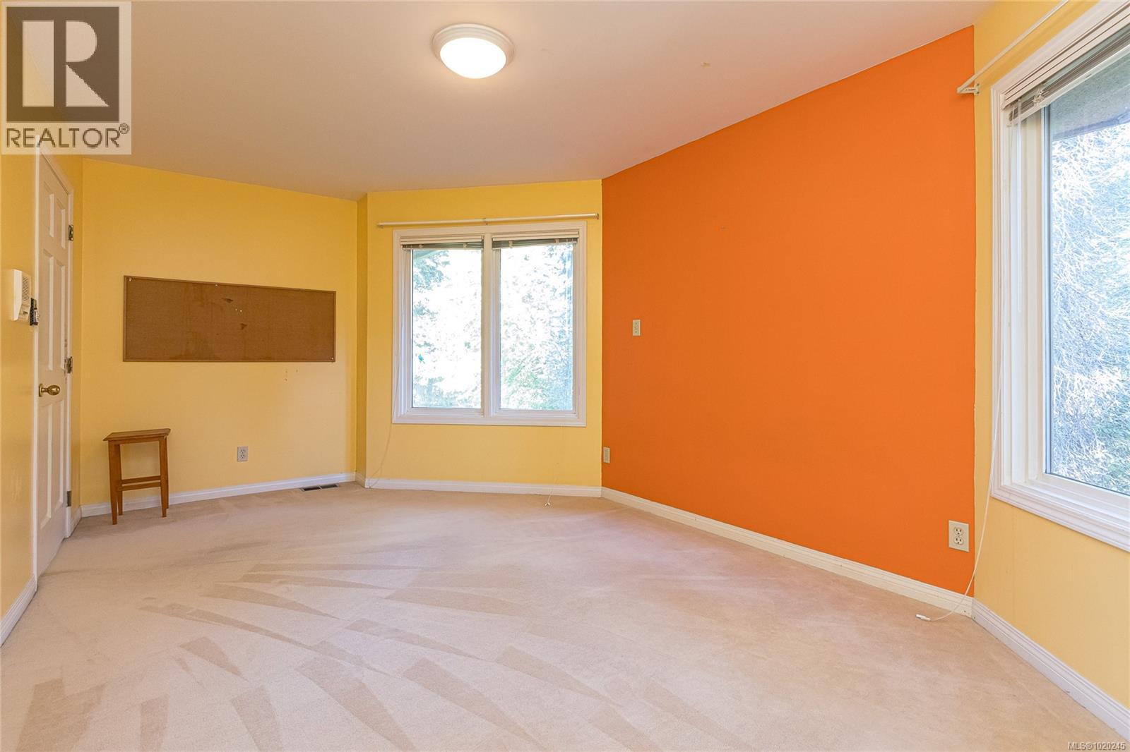  3910 Gibson Court, Saanich