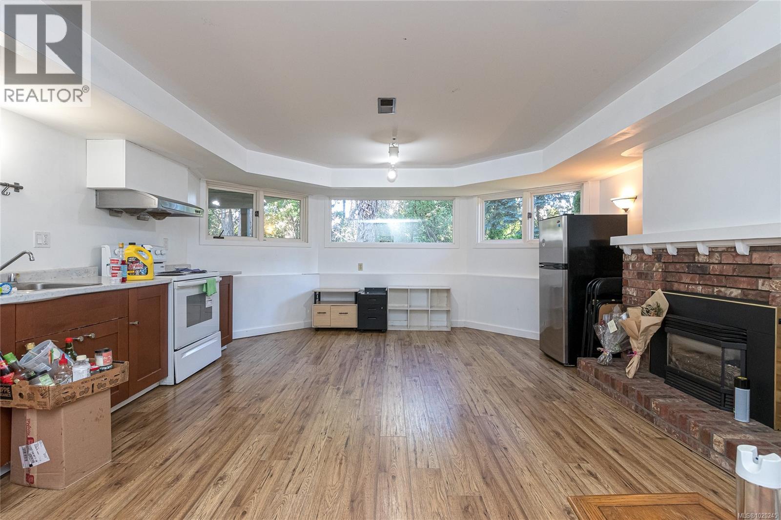  3910 Gibson Court, Saanich