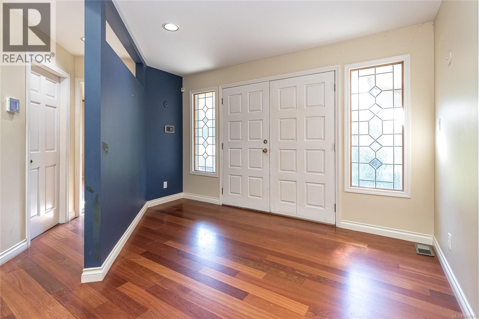  3910 Gibson Court, Saanich