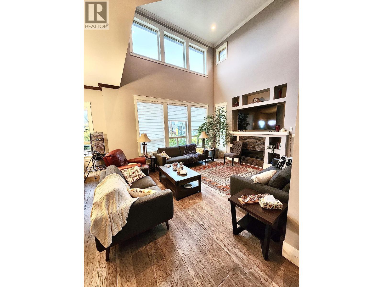 1424 DUCHESS STREET, Coquitlam