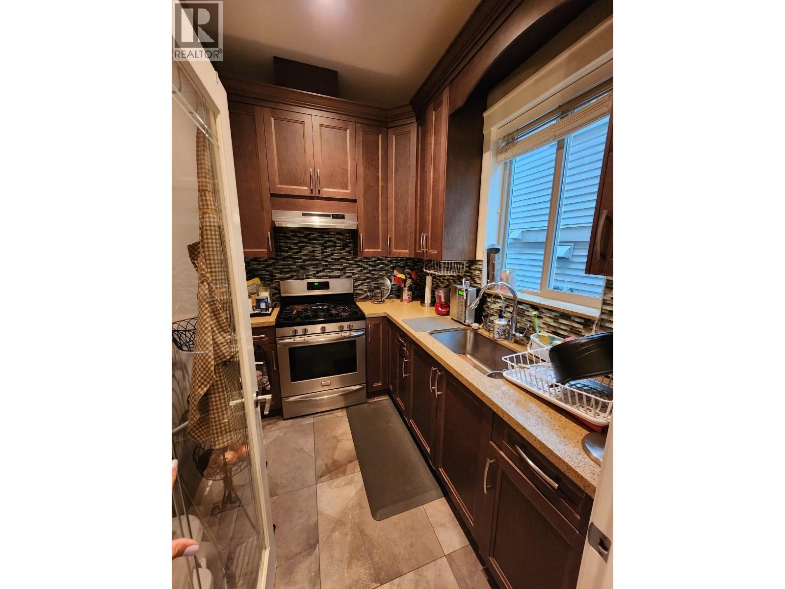 1424 DUCHESS STREET, Coquitlam