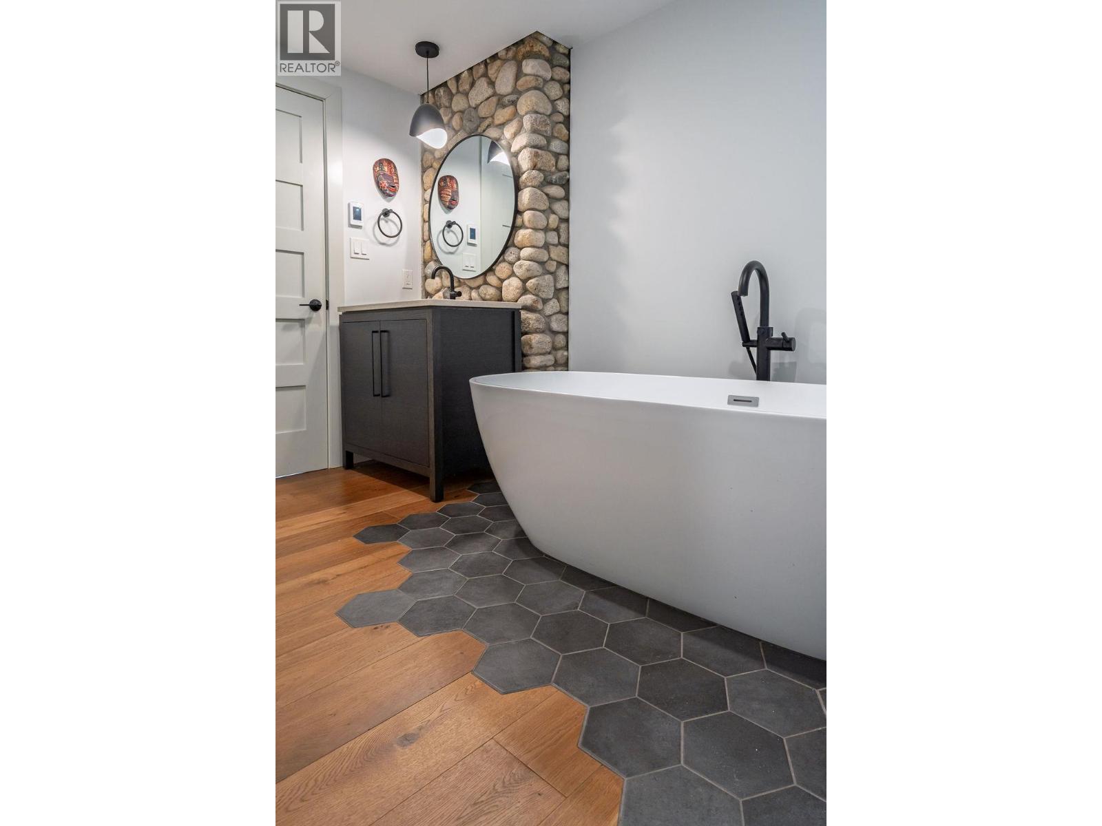 4225 3A Highway, Nelson