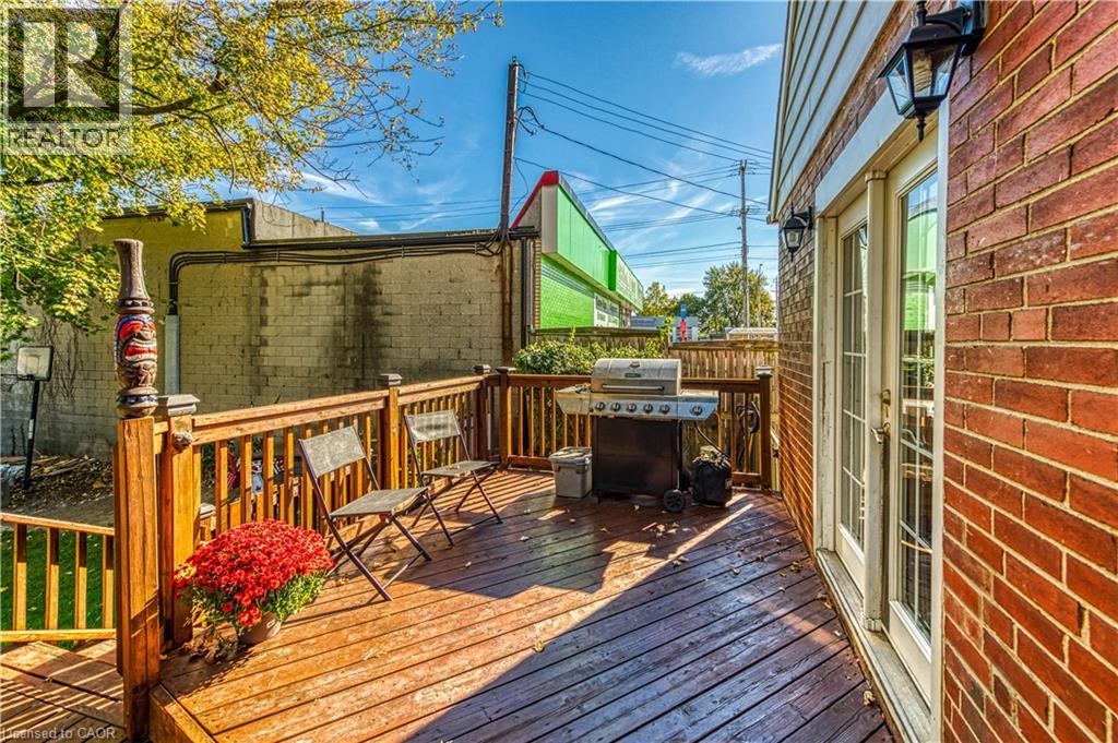 579 UPPER SHERMAN Avenue