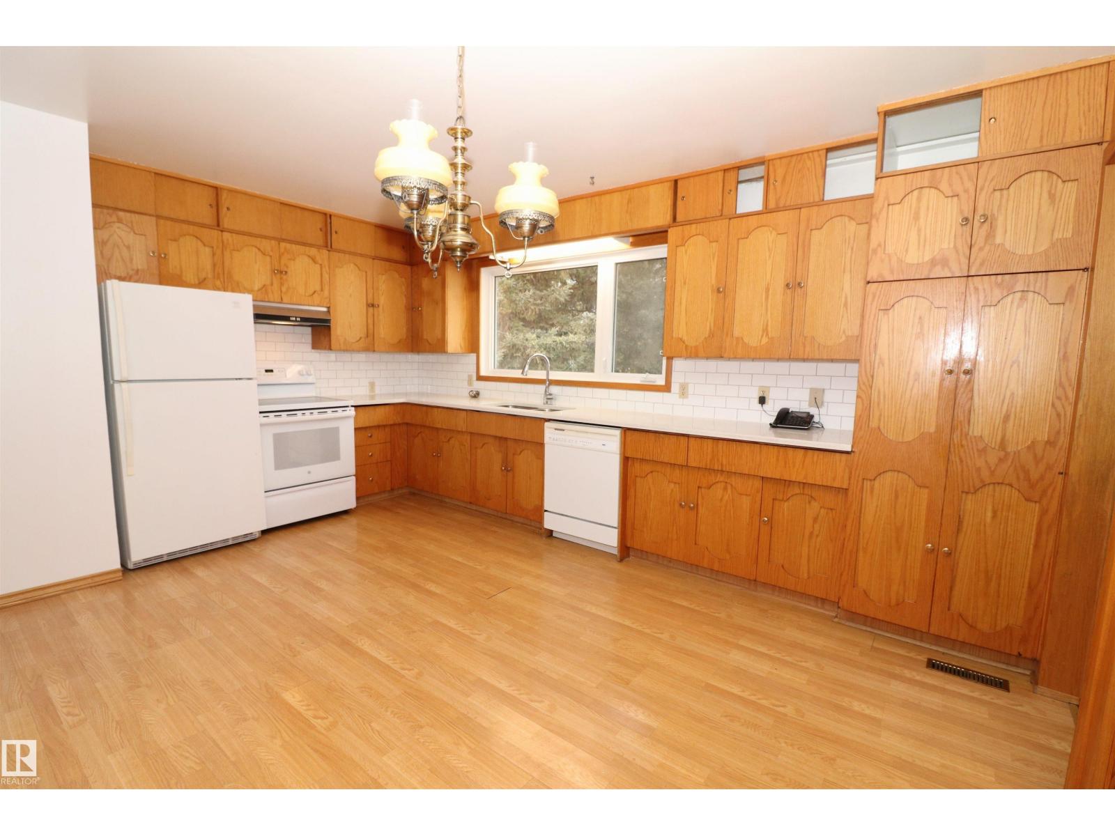 1049 MCDERMID DR, Sherwood Park