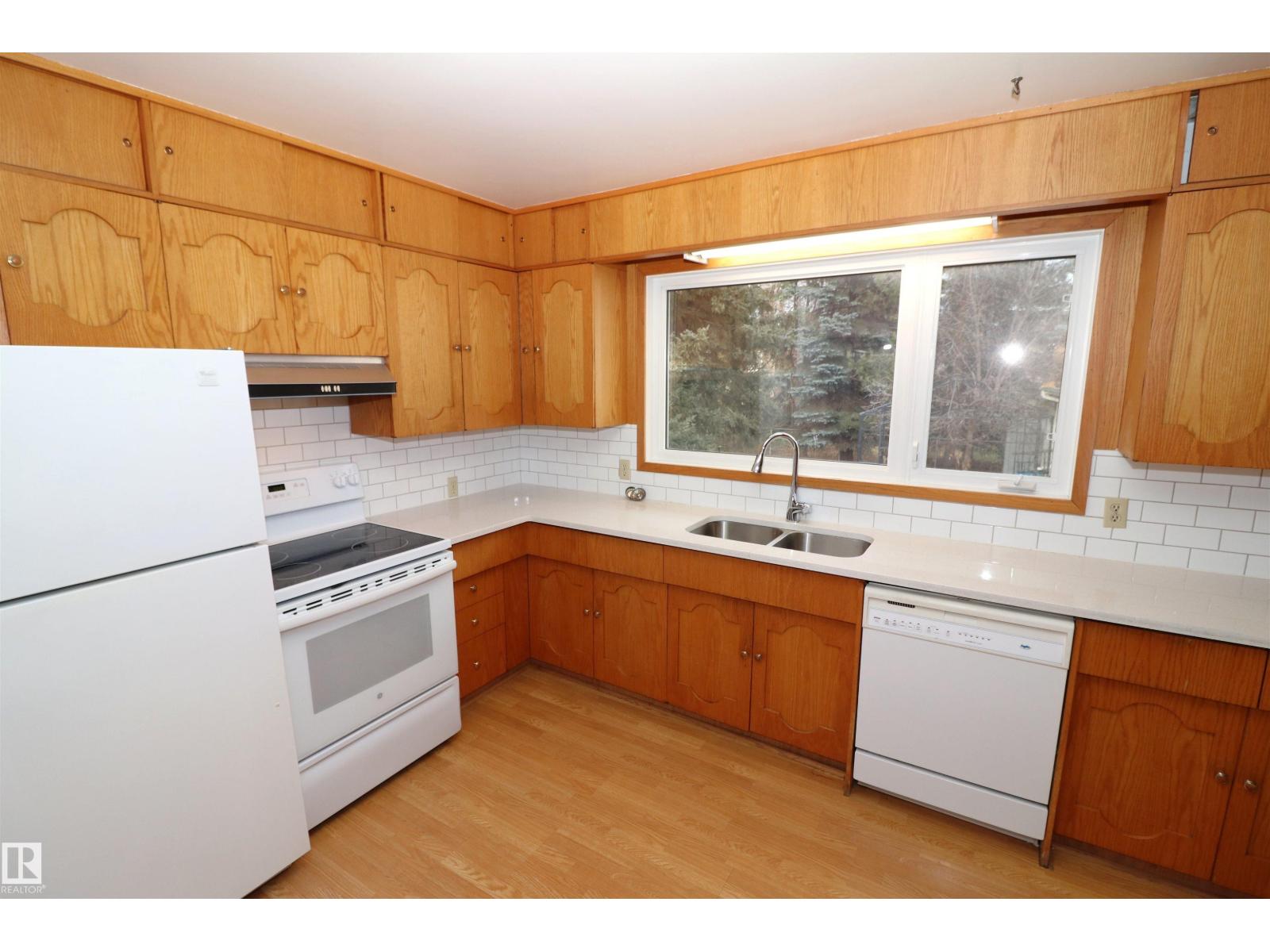 1049 MCDERMID DR, Sherwood Park