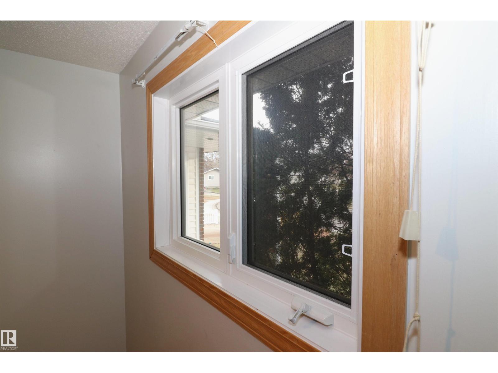 1049 MCDERMID DR, Sherwood Park