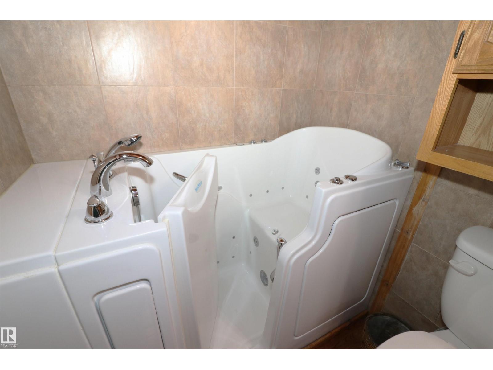 1049 MCDERMID DR, Sherwood Park