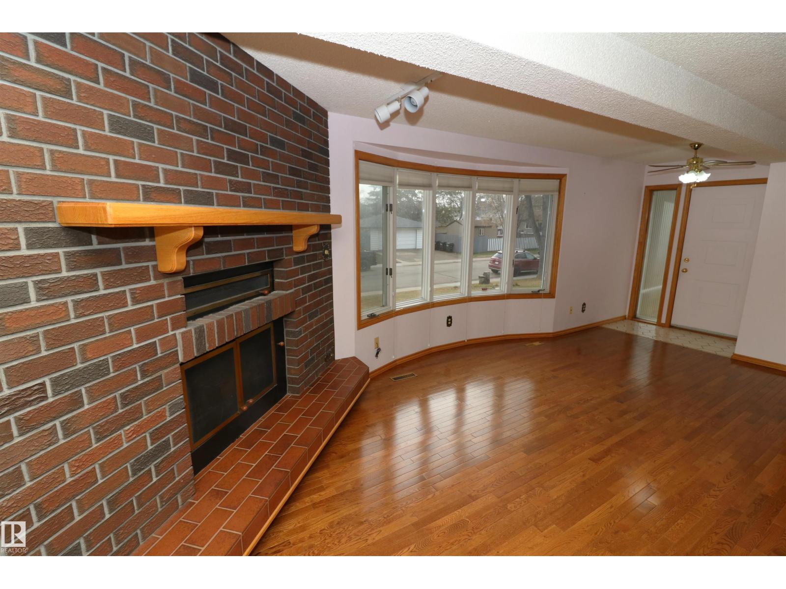 1049 MCDERMID DR, Sherwood Park