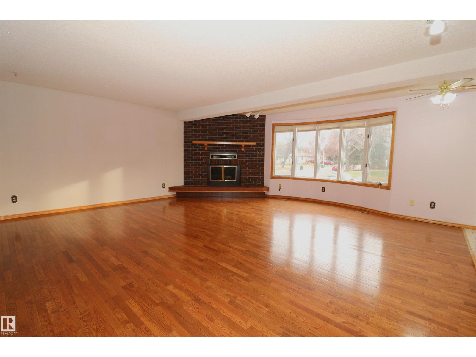 1049 MCDERMID DR, Sherwood Park