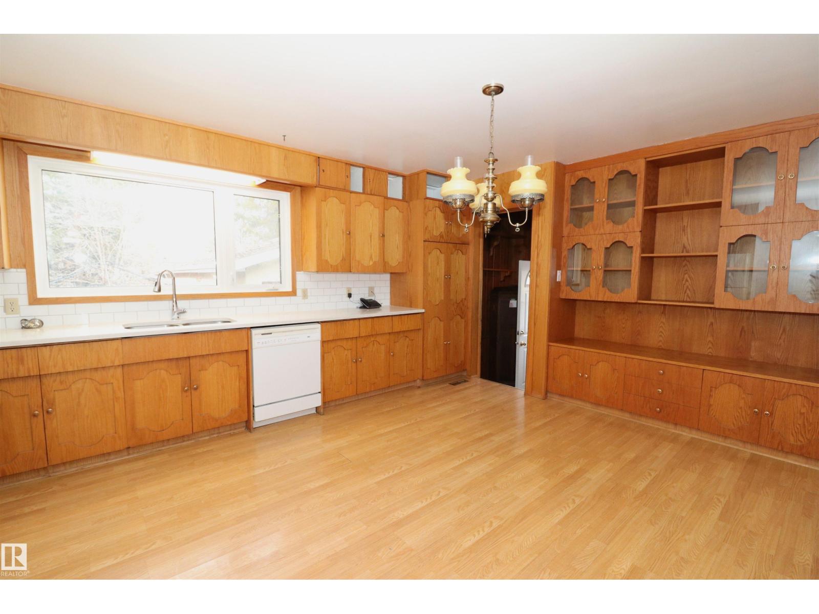 1049 MCDERMID DR, Sherwood Park