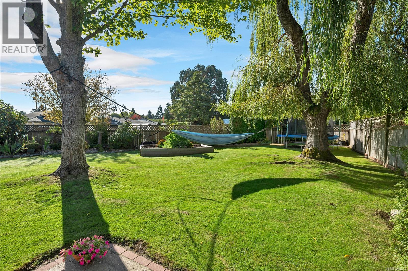 468 Raza Pl, Campbell River