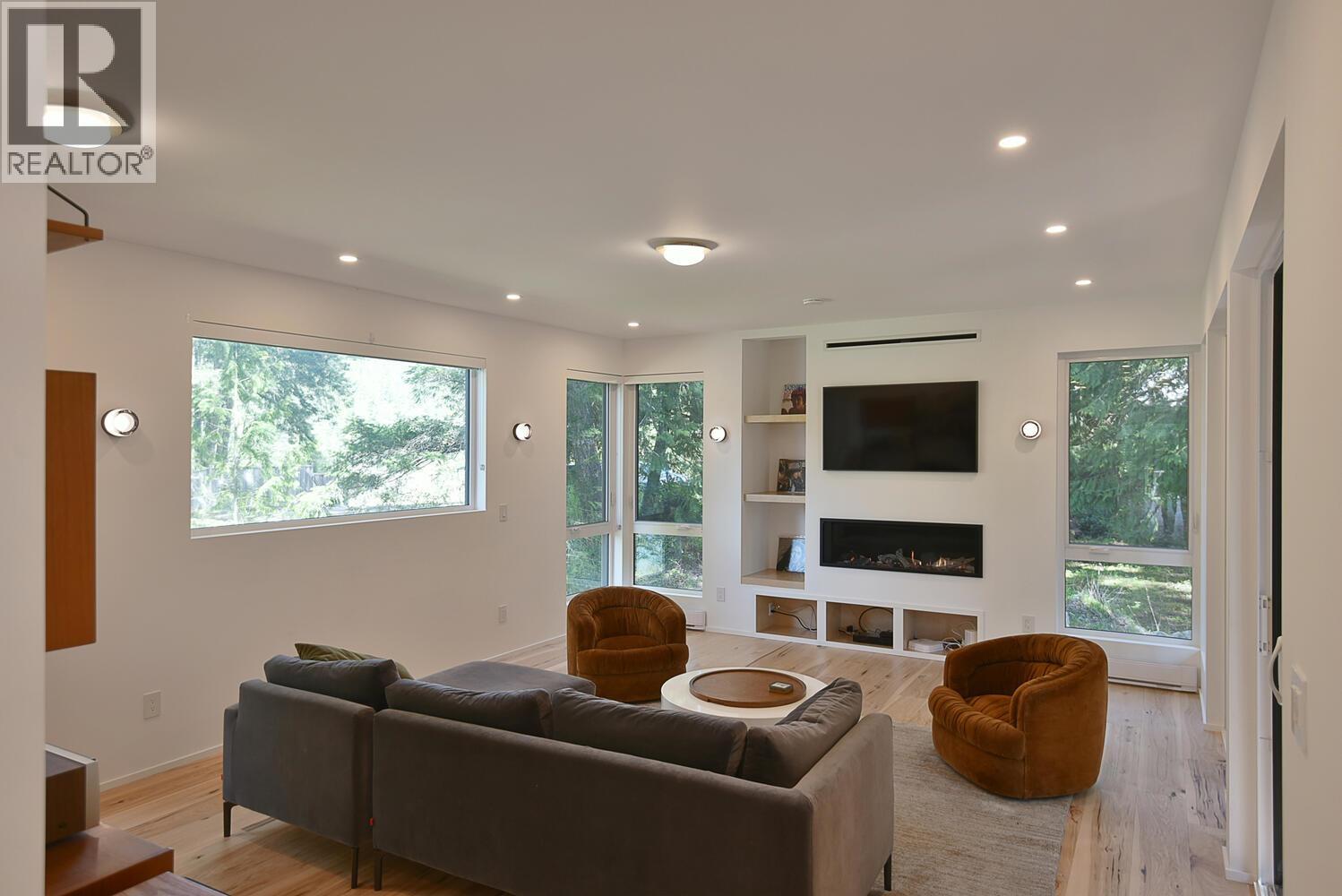 13248 PORTERS ROAD, Madeira Park