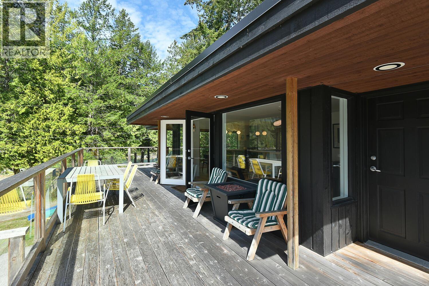 13248 PORTERS ROAD, Madeira Park