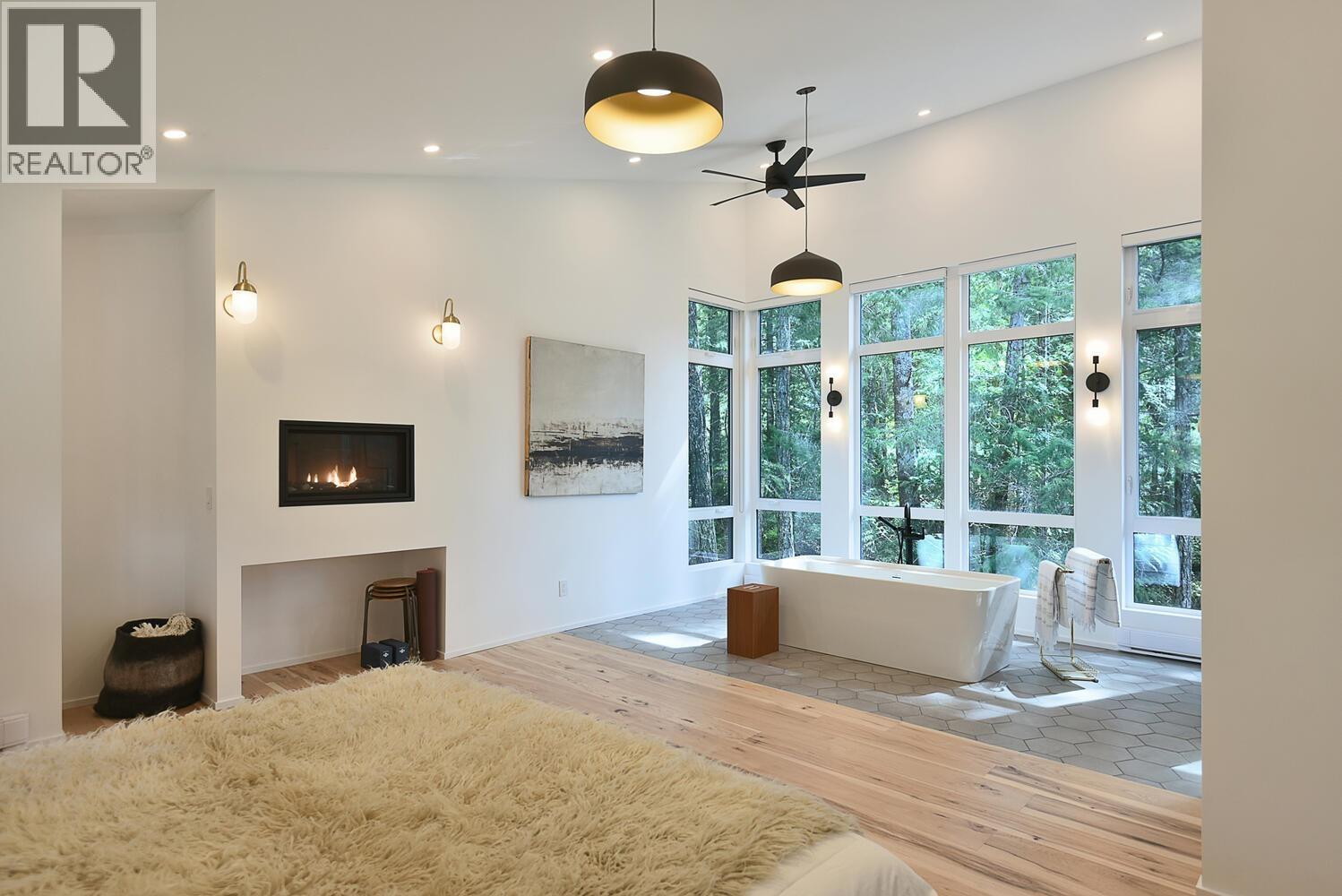 13248 PORTERS ROAD, Madeira Park