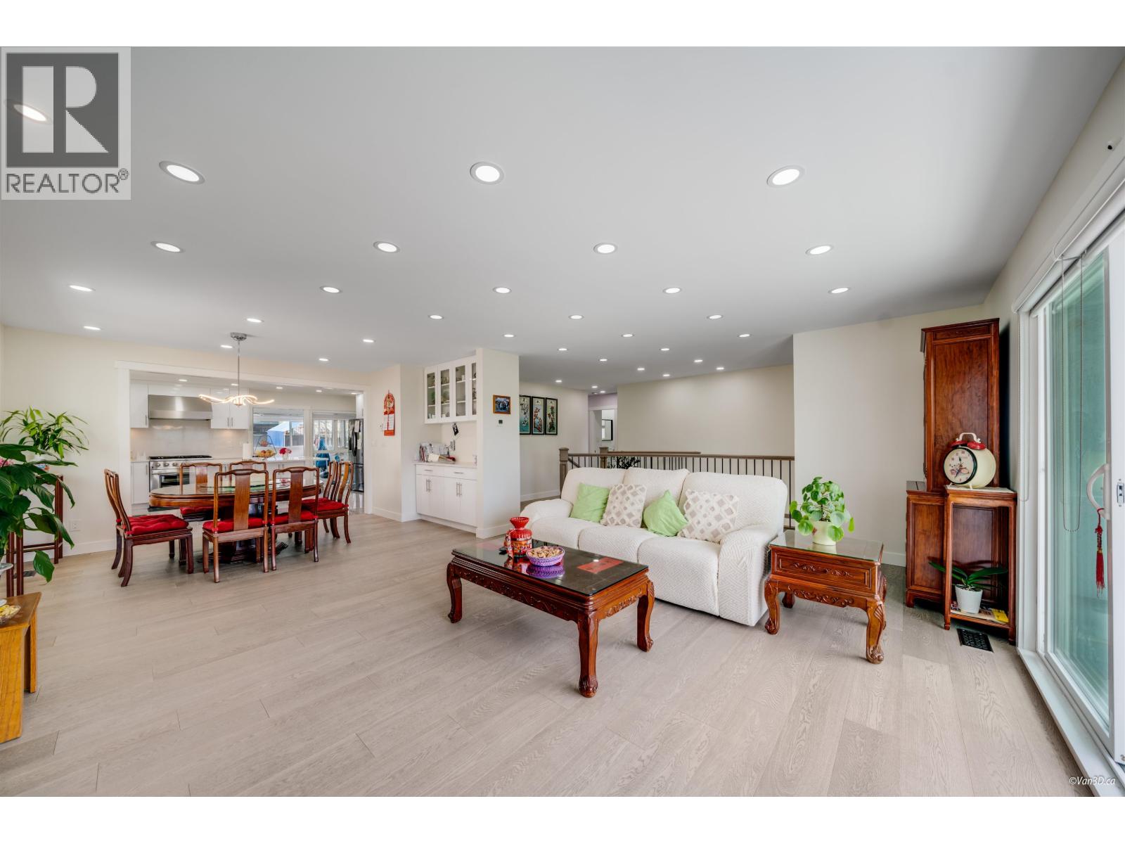 3881 NAPIER STREET, Burnaby