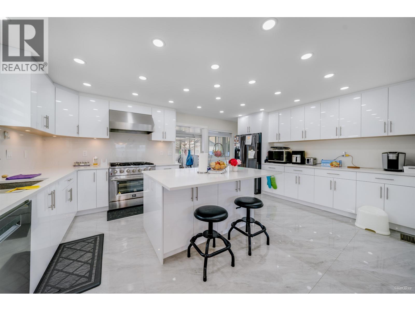 3881 NAPIER STREET, Burnaby