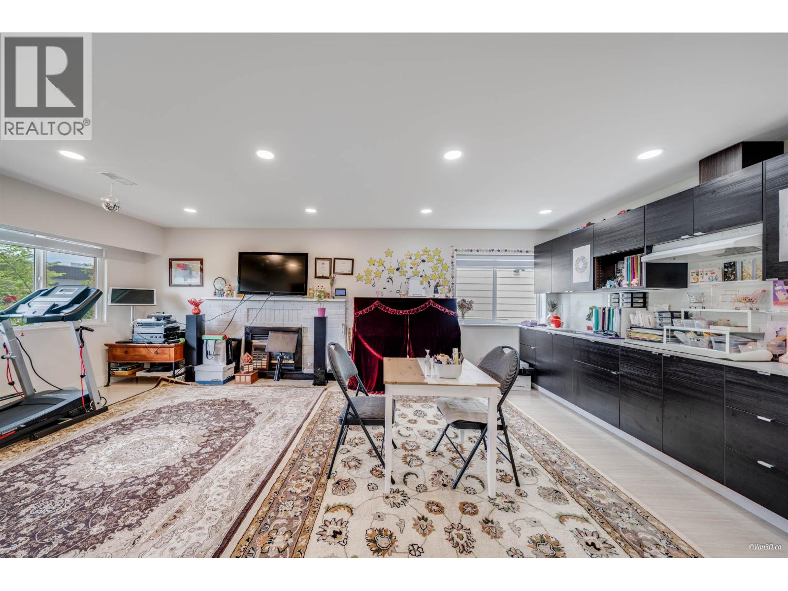 3881 NAPIER STREET, Burnaby