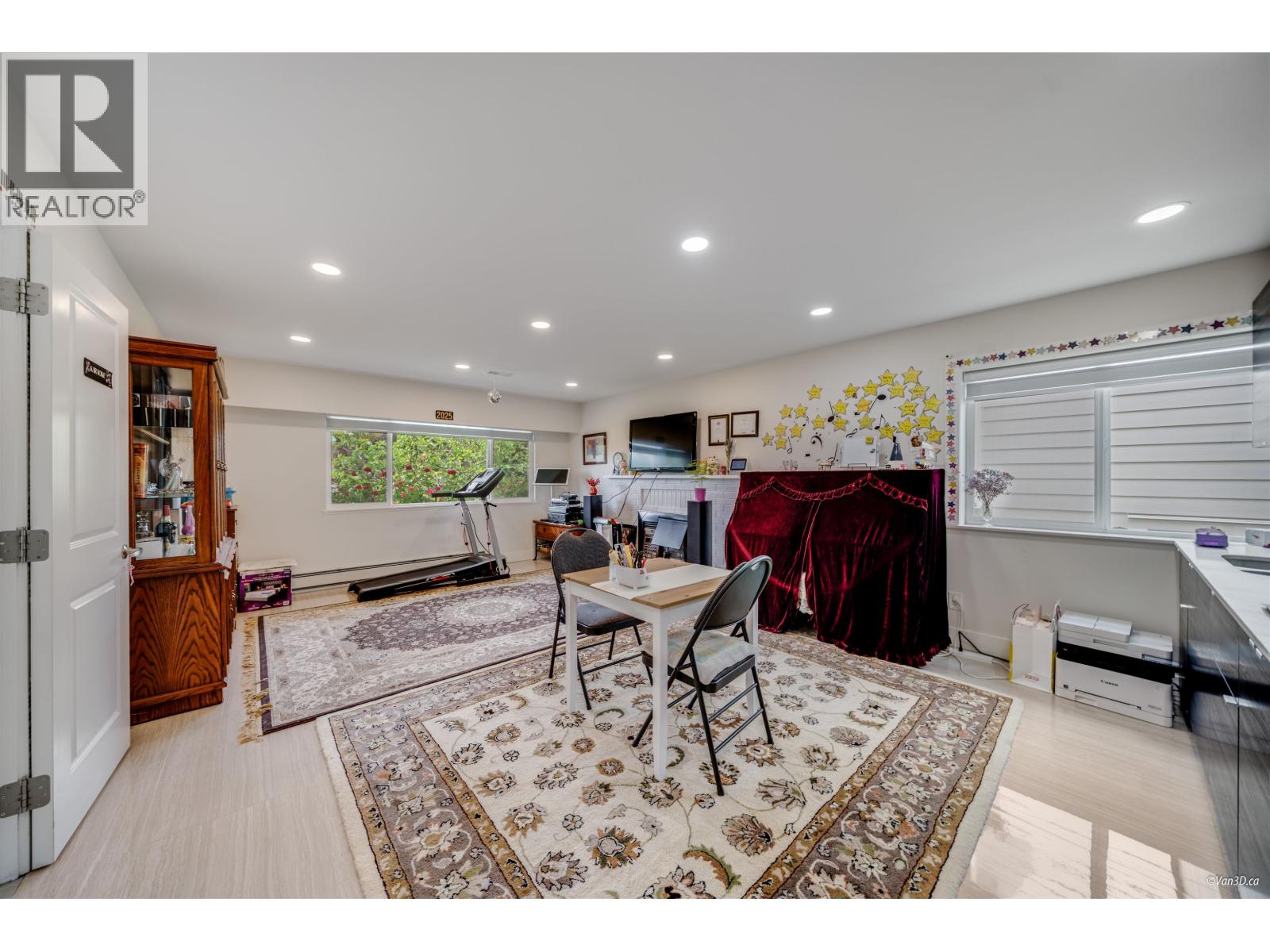 3881 NAPIER STREET, Burnaby