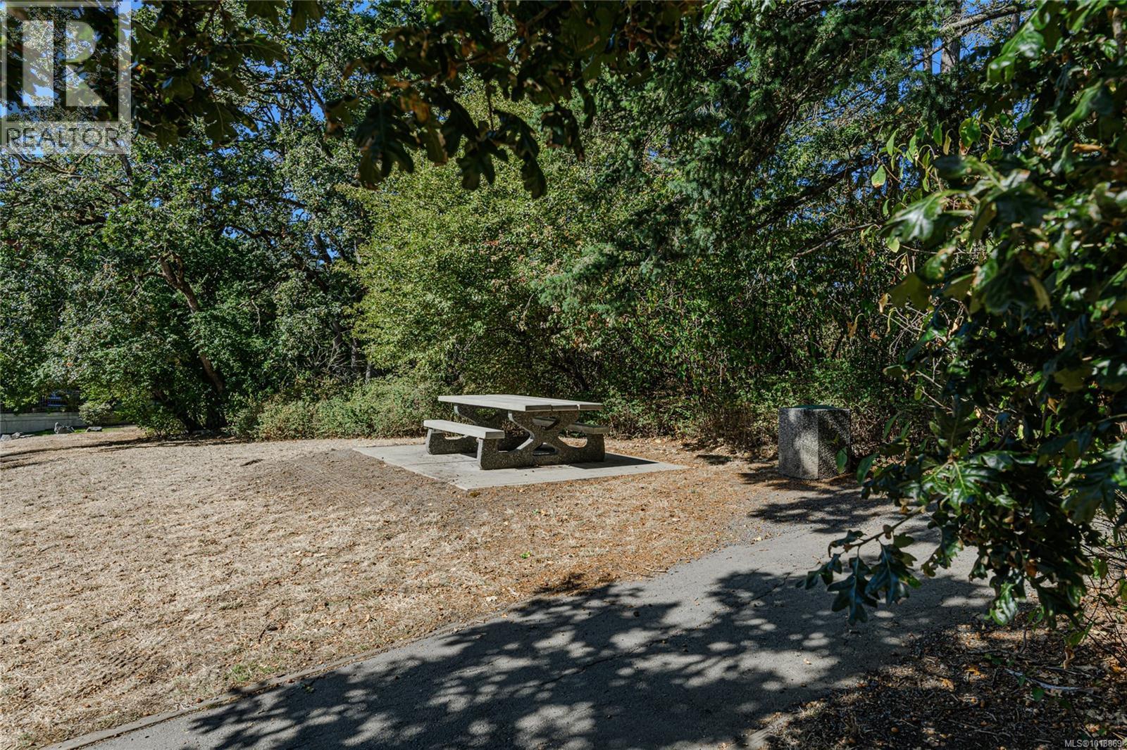 103 201 Nursery Hill Dr, View Royal