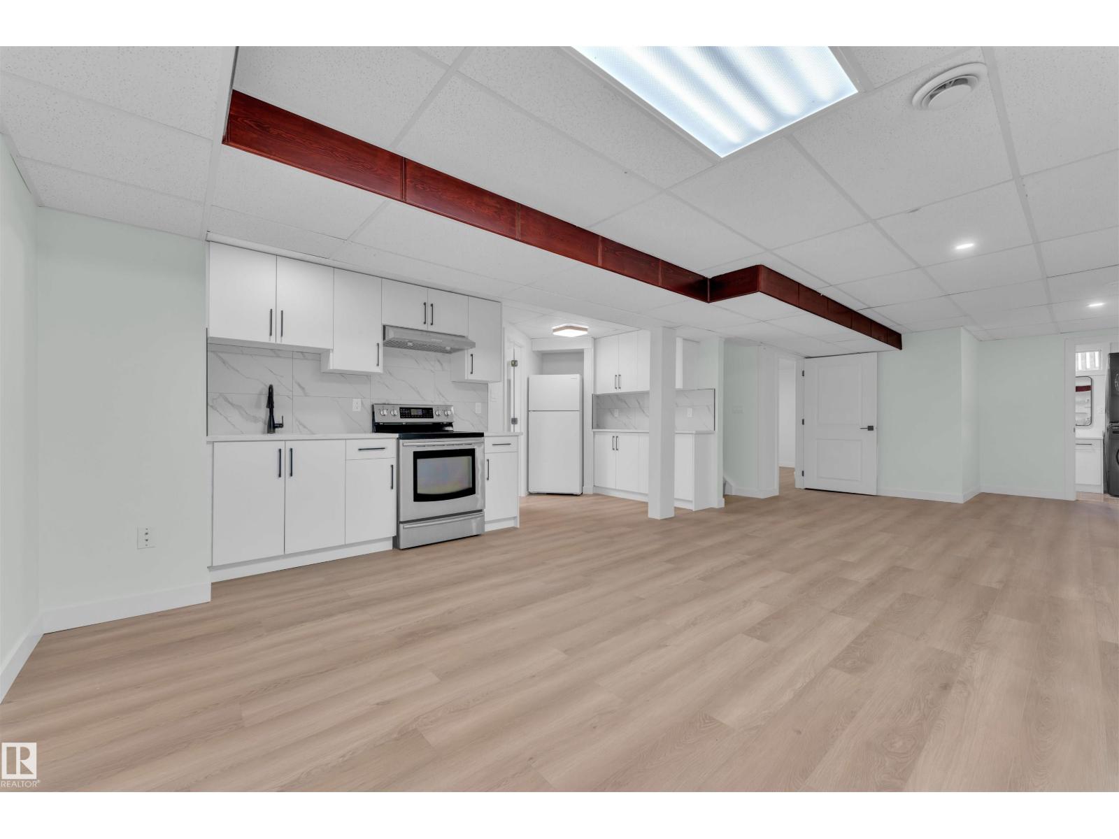 3808 17A AV NW, Edmonton