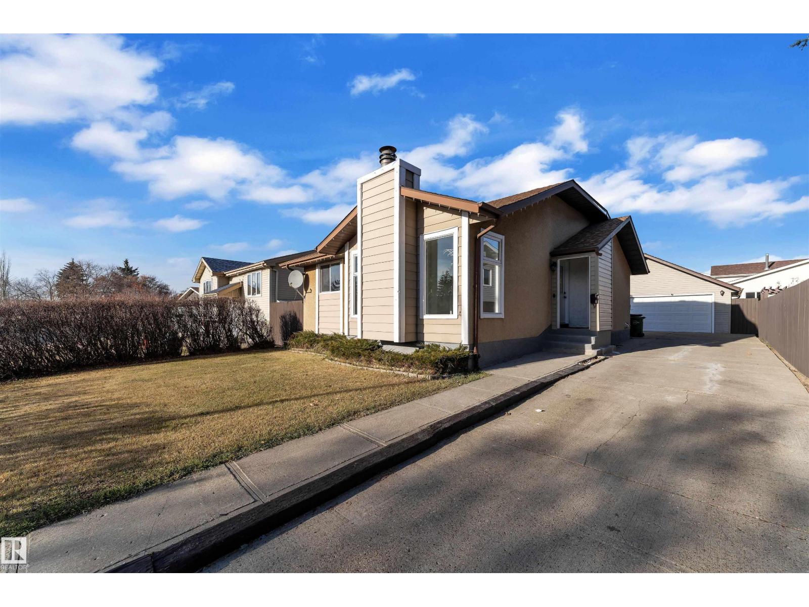 3808 17A AV NW, Edmonton