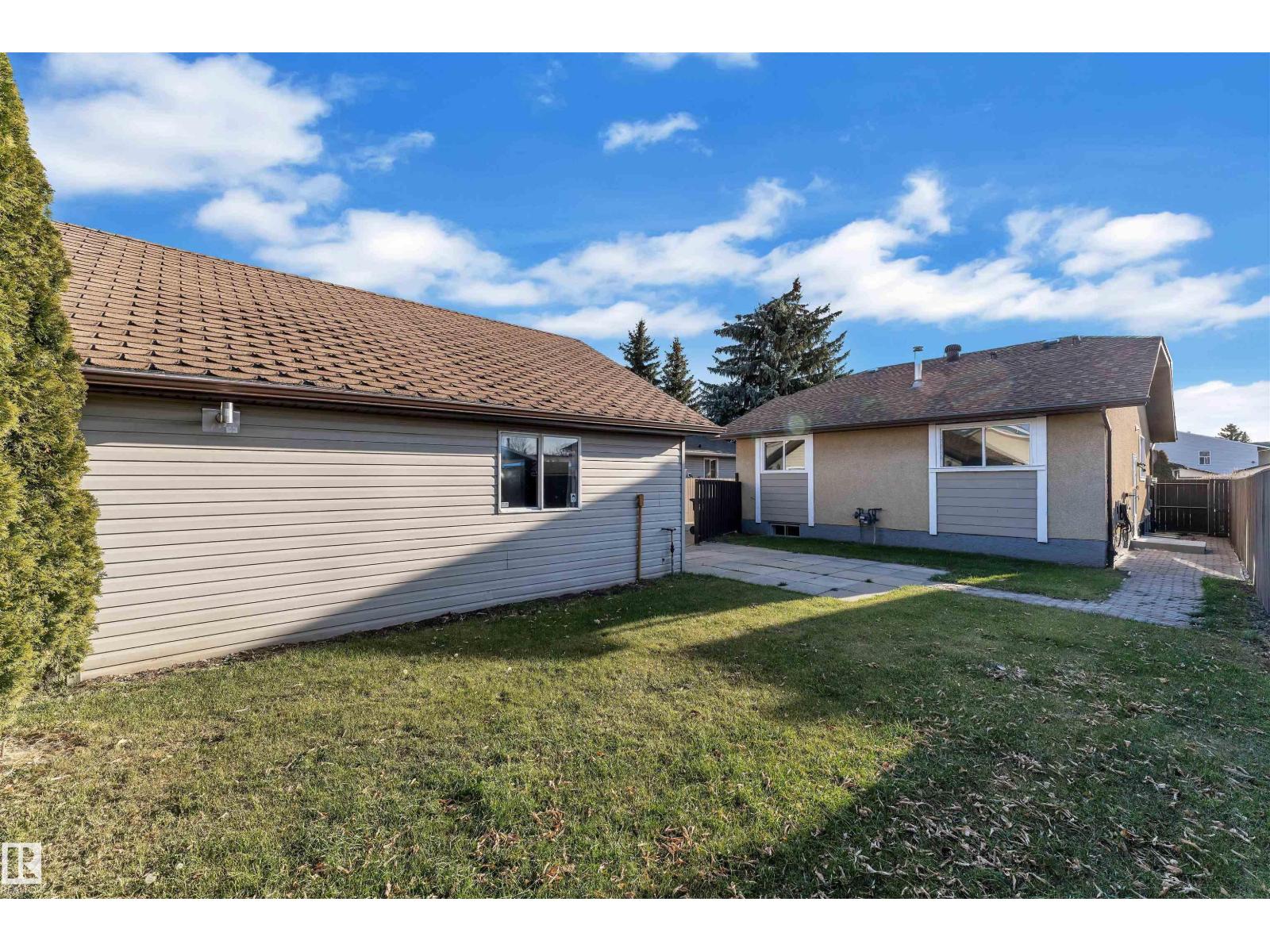 3808 17A AV NW, Edmonton