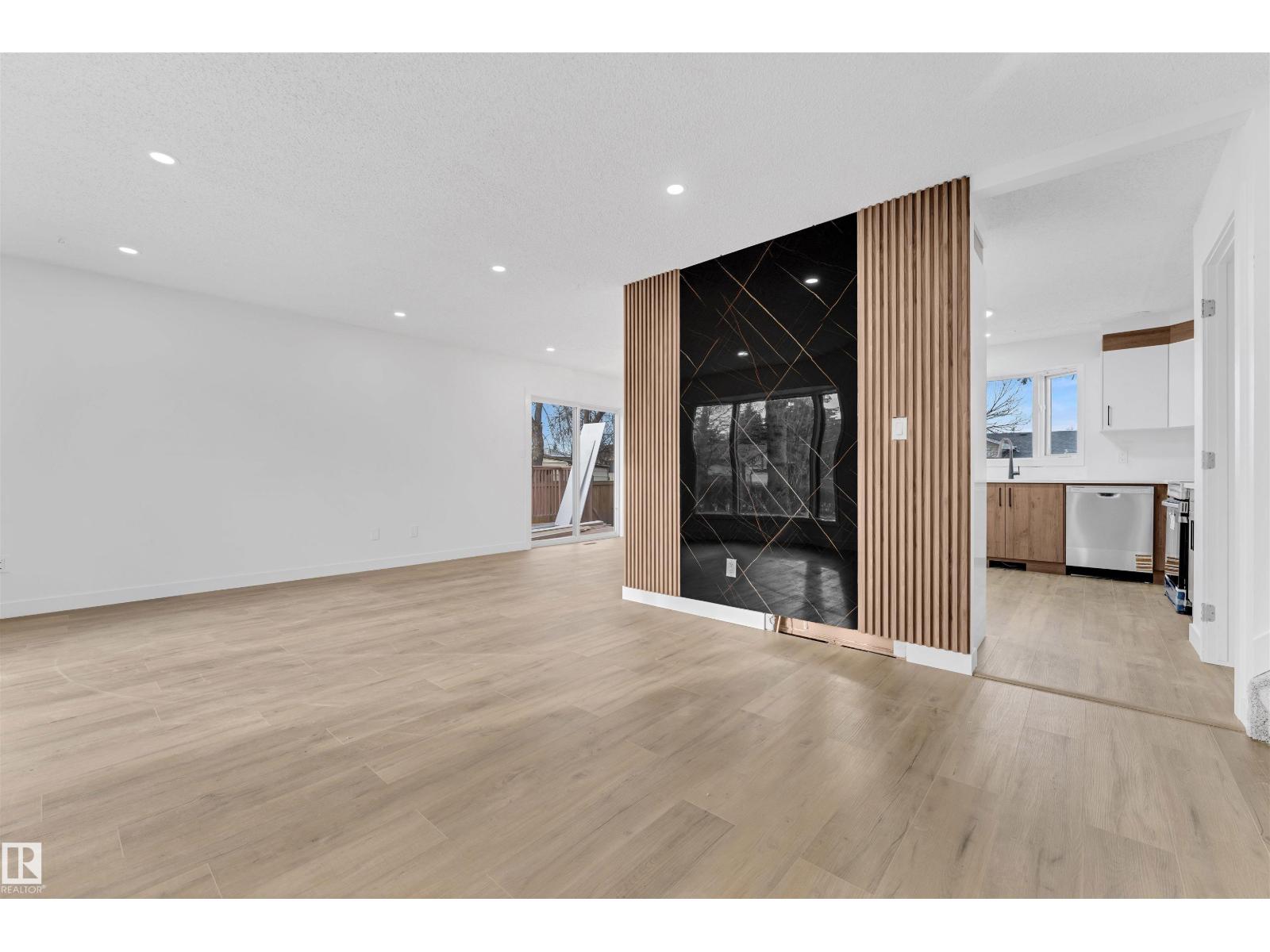 1136 49 ST NW, Edmonton