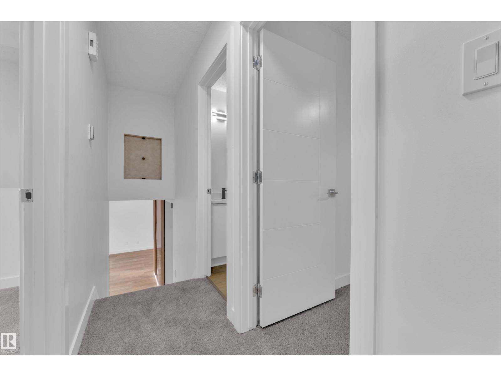 1136 49 ST NW, Edmonton