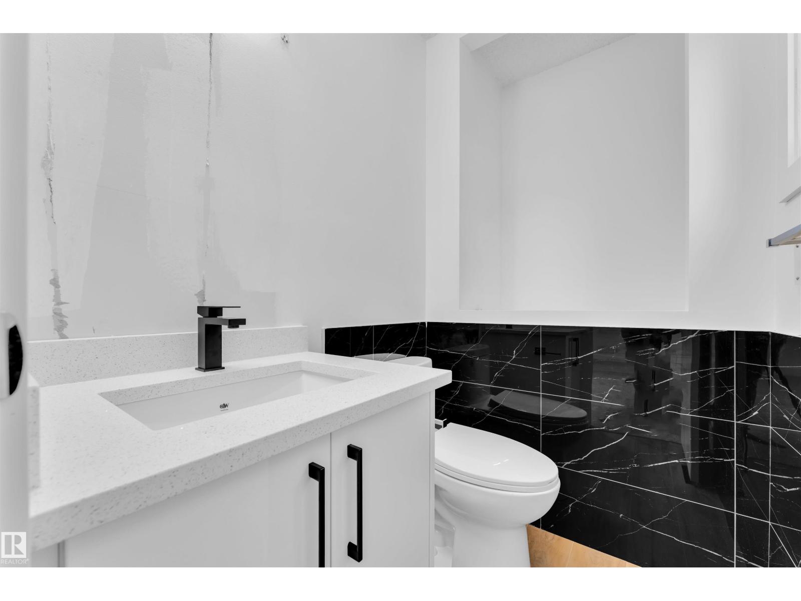 1136 49 ST NW, Edmonton