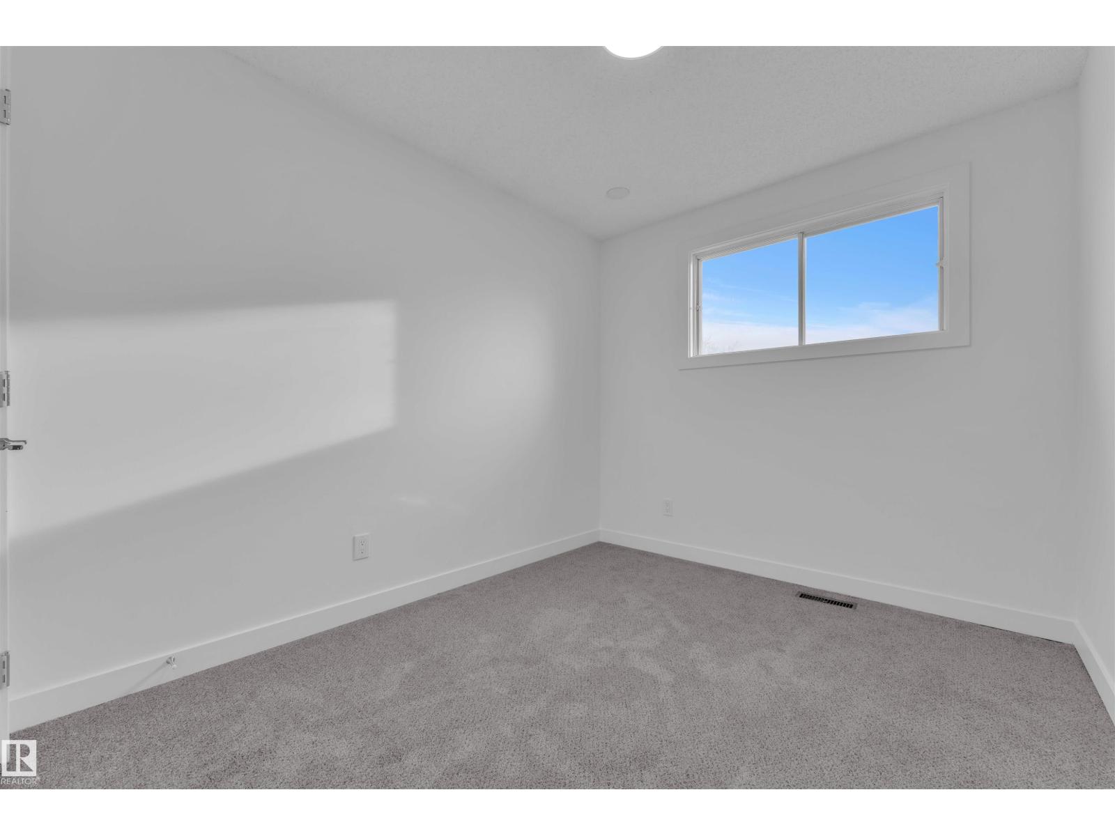 1136 49 ST NW, Edmonton