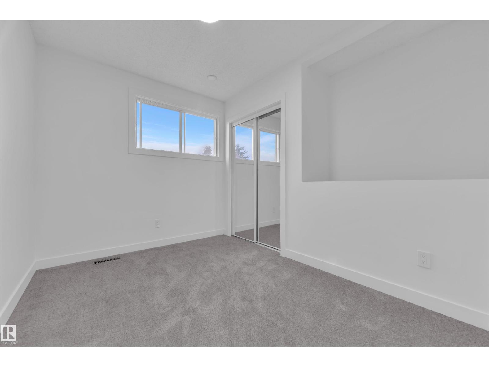 1136 49 ST NW, Edmonton