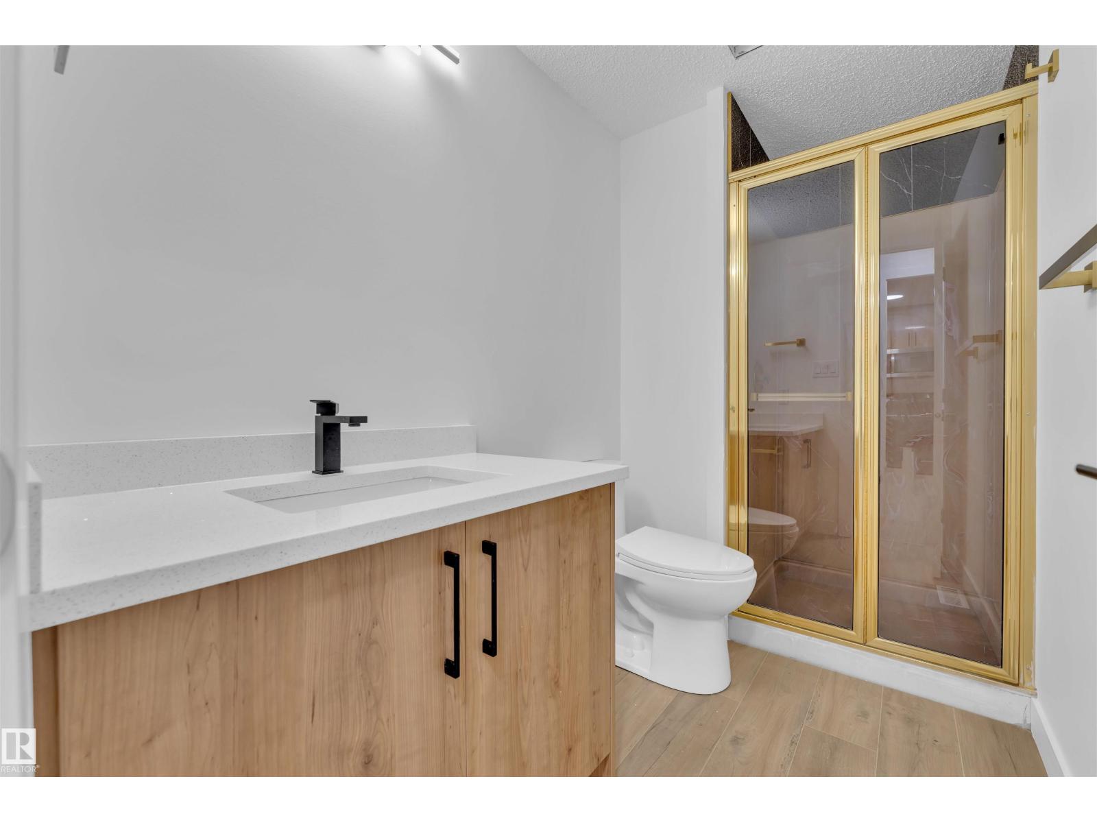 1136 49 ST NW, Edmonton