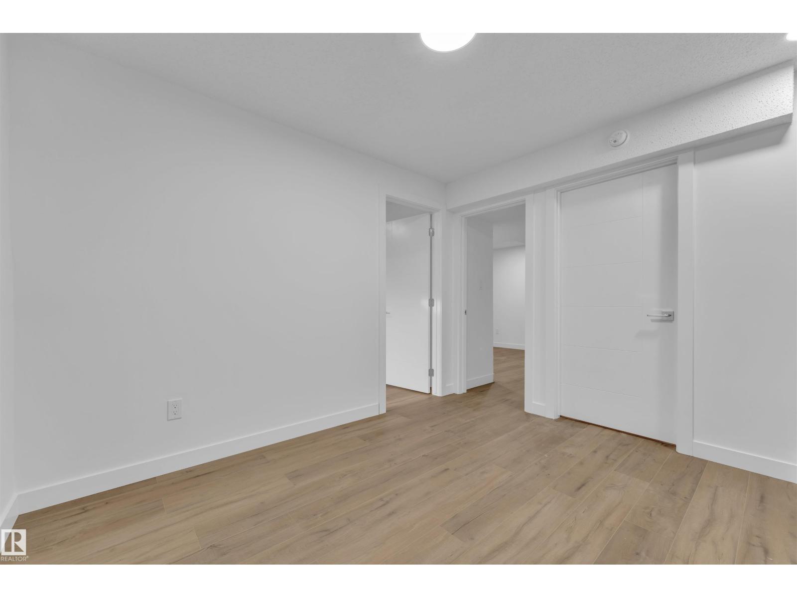 1136 49 ST NW, Edmonton