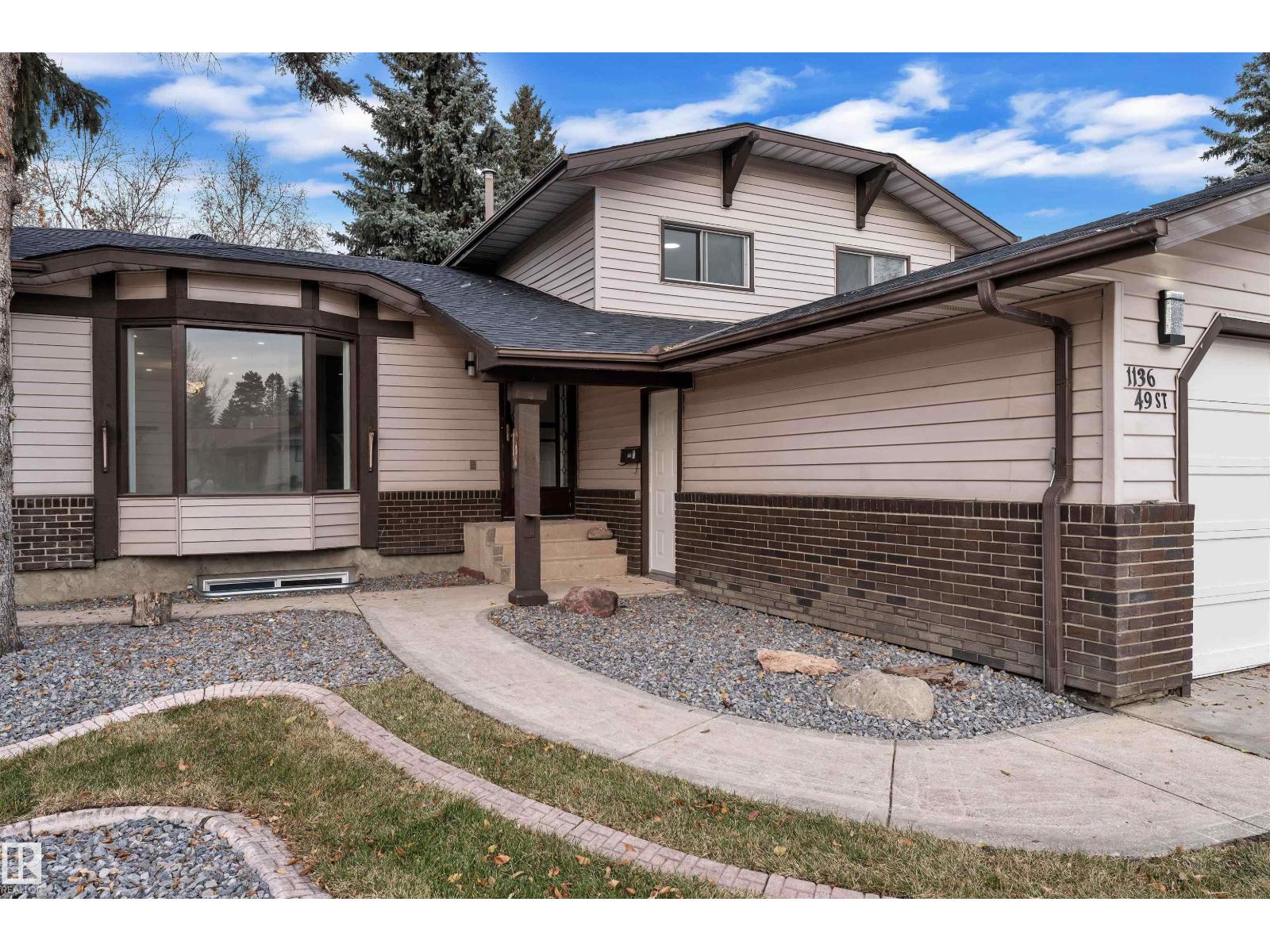 1136 49 ST NW, Edmonton