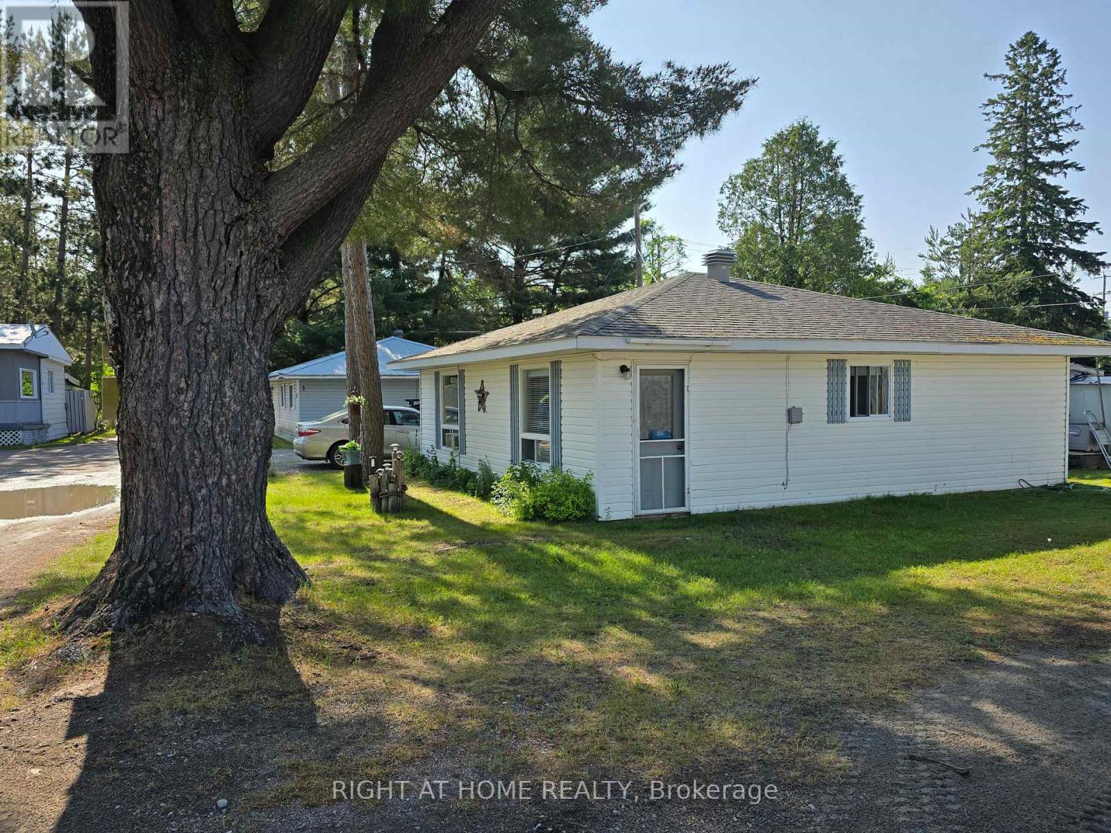 6 BAY VIEW COURT - 6