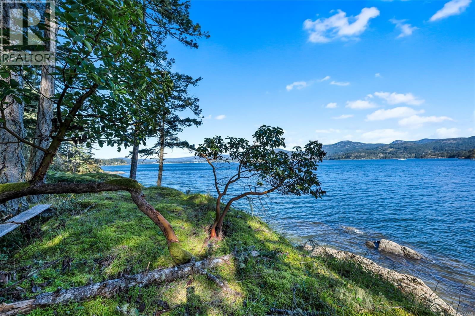 998 Gillespie Rd, Sooke