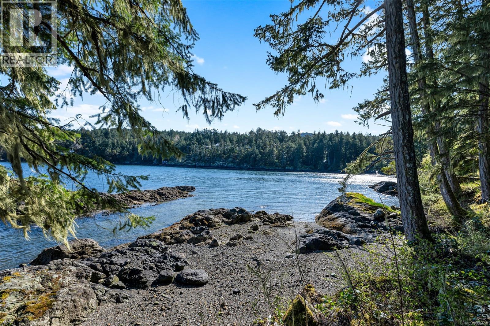 998 Gillespie Rd, Sooke