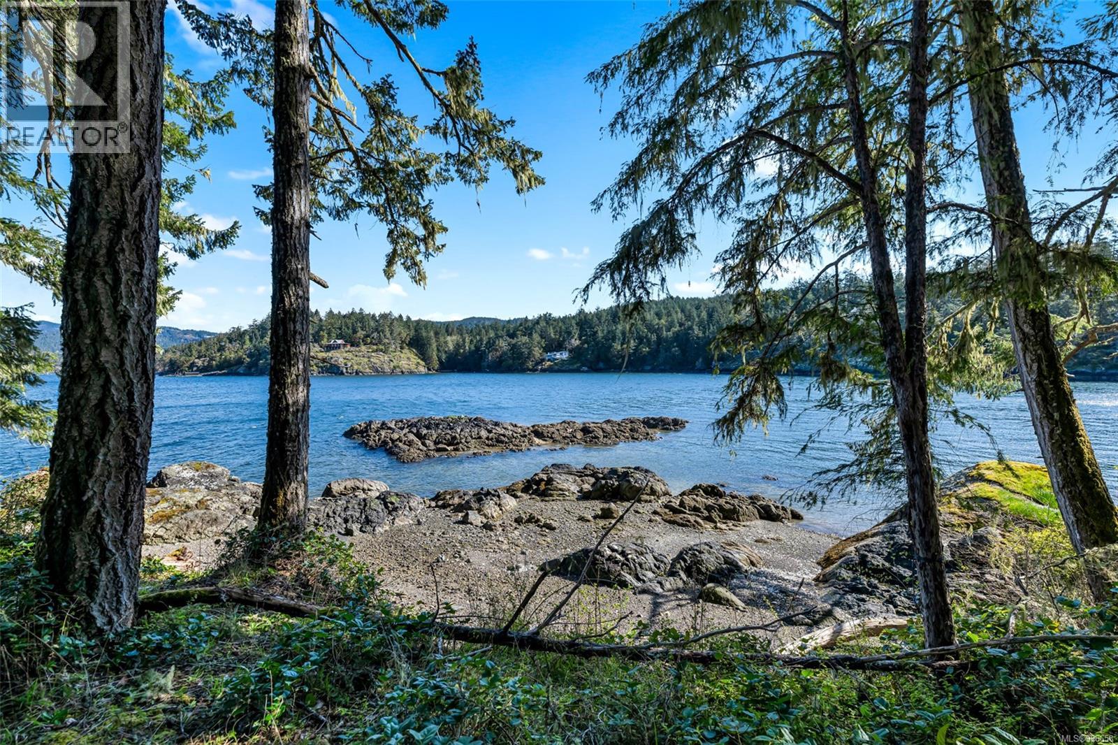 998 Gillespie Rd, Sooke