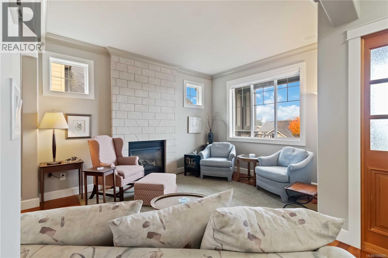  805 Rogers Way, Saanich