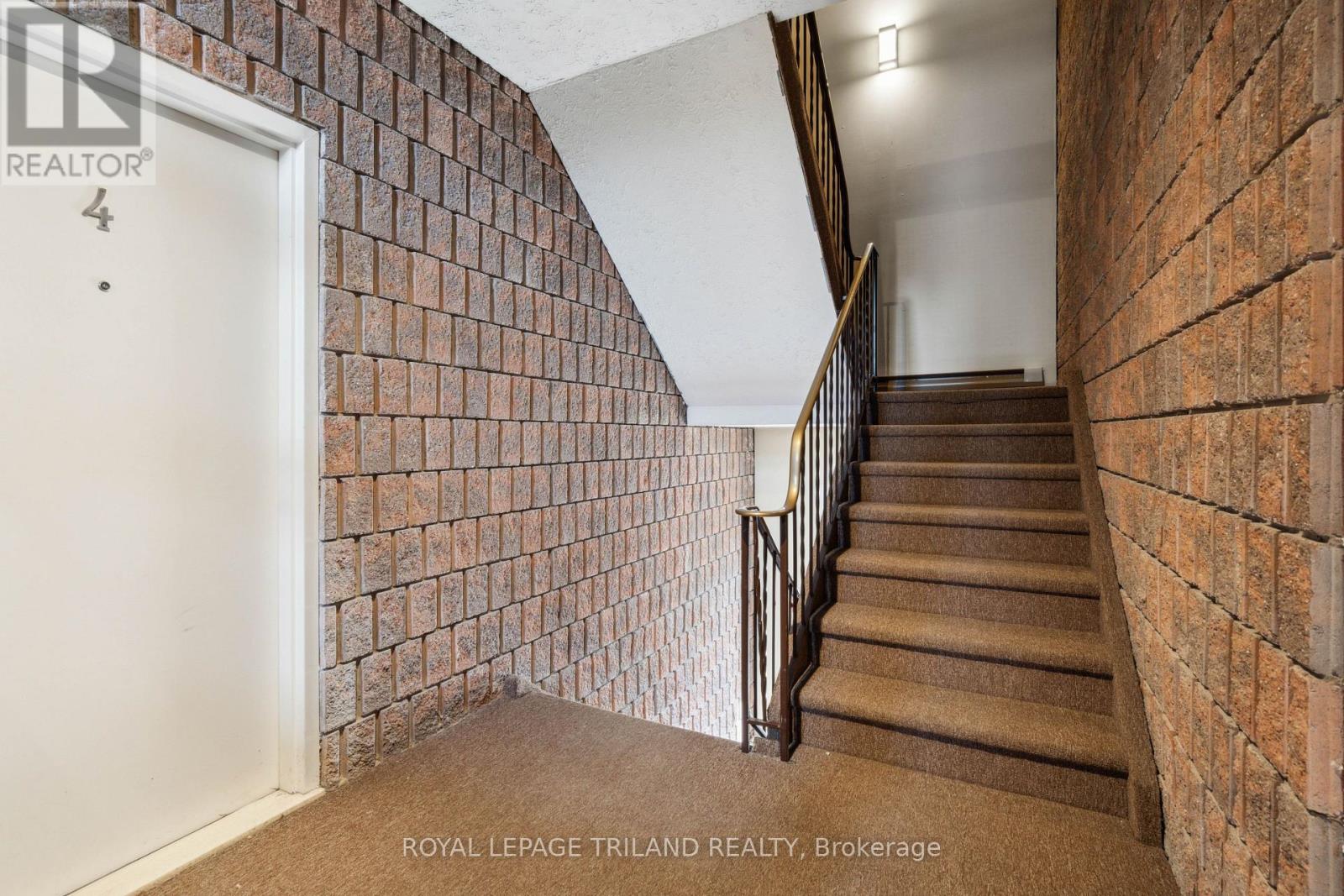 221 HIGHVIEW DRIVE - 13
