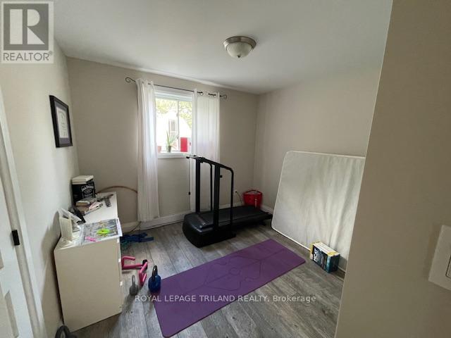 221 HIGHVIEW DRIVE - 20