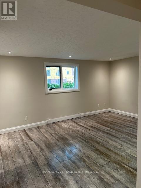 221 HIGHVIEW DRIVE - 27