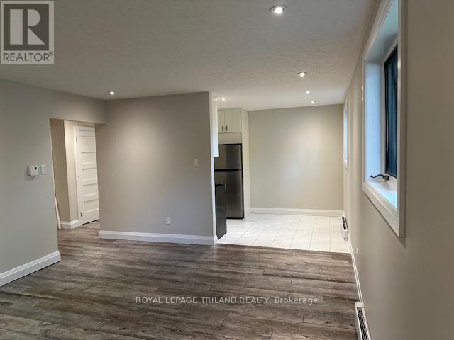 221 HIGHVIEW DRIVE - 33