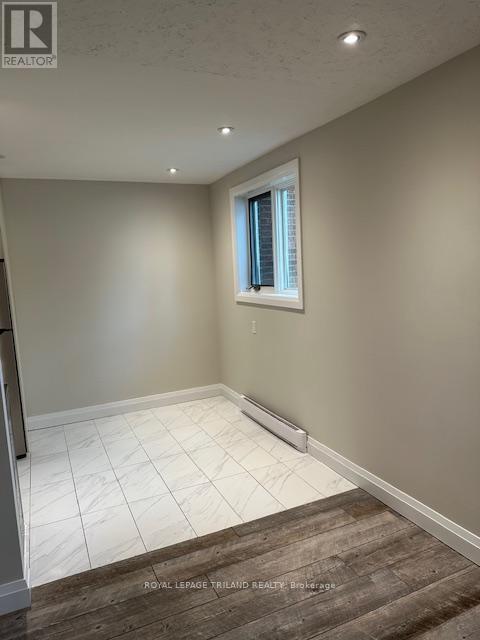 221 HIGHVIEW DRIVE - 34