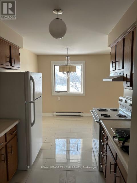 221 HIGHVIEW DRIVE - 7