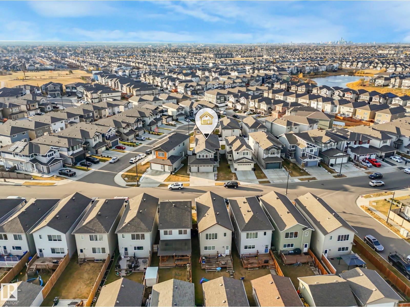 2412 14 AV NW, Edmonton